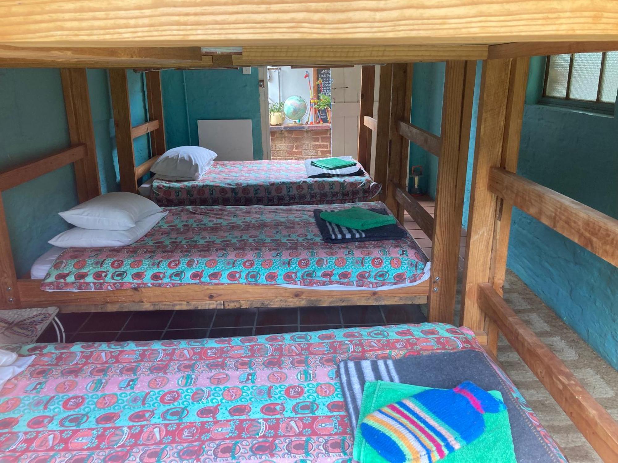 Karma Backpackers Hostel Kestell Ngoại thất bức ảnh