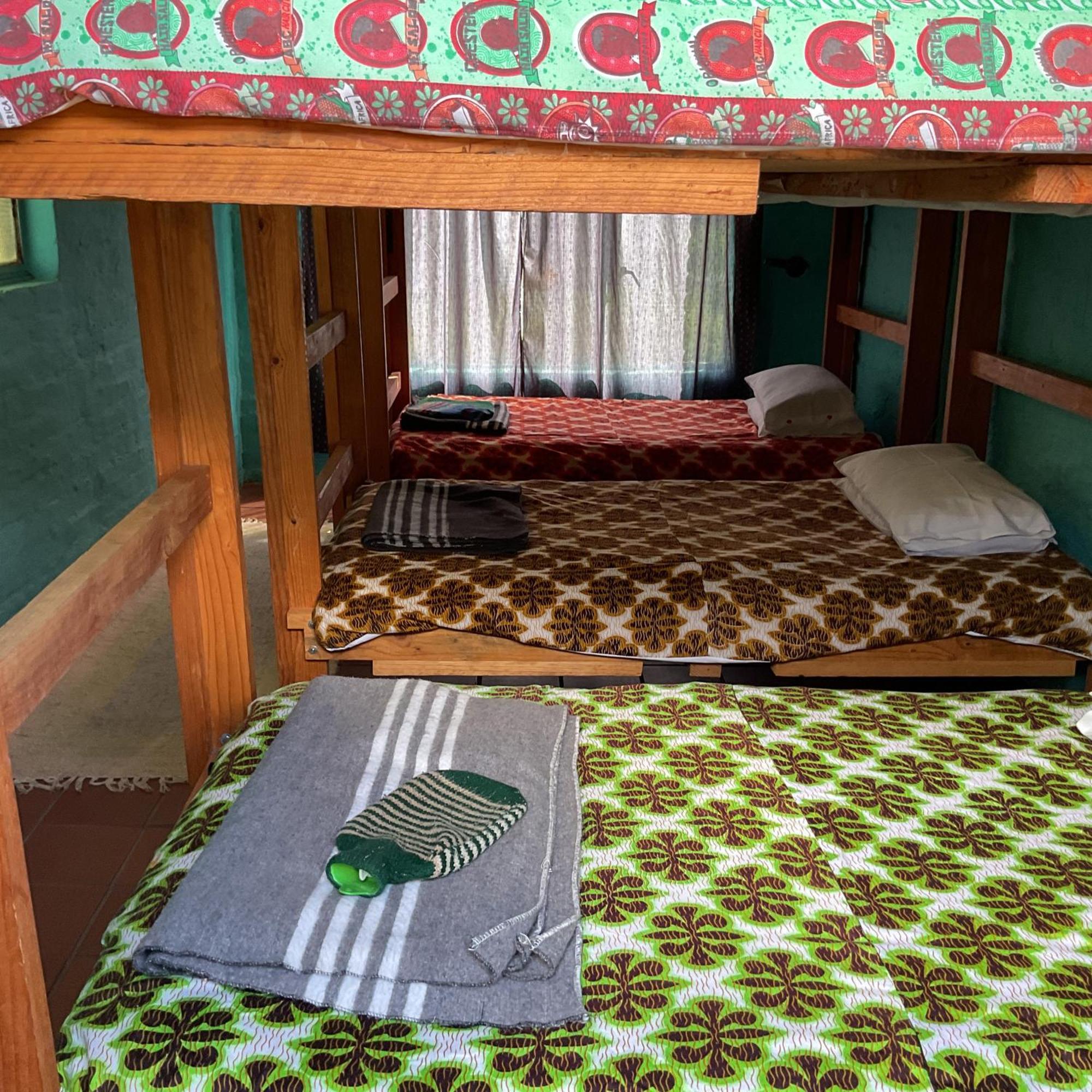 Karma Backpackers Hostel Kestell Ngoại thất bức ảnh
